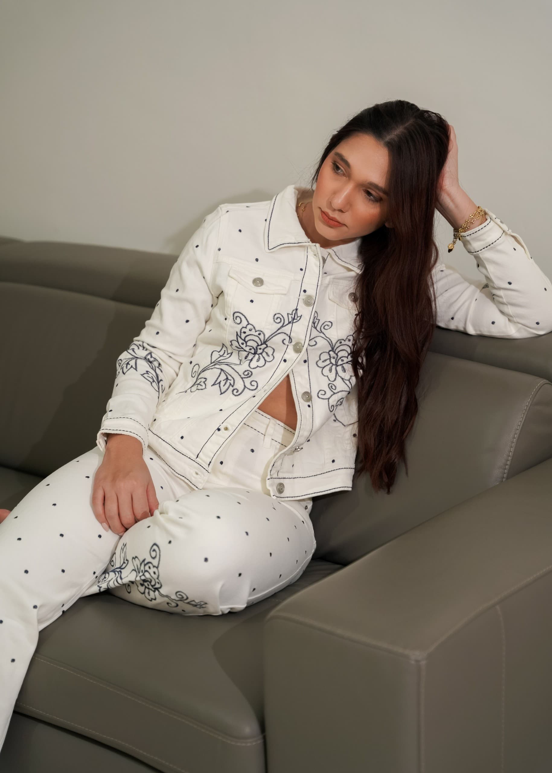 Conjunto Denim Blanco Tachuelas 2 Piezas